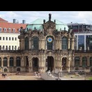 Der Glockenspielpavillon mit den Porzellanglocken auf der Südostseite des Zwingers